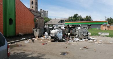 Mini divlje deponije veliki problem – na više lokacija u gradu – Radnici JKP ČISTOĆA I ZELENILO svakodnevno rade na uklanjaju velikog broja mini divljih deponija Mini divlje deponije veliki problem – na više lokacija u gradu – Radnici JKP ČISTOĆA I ZELENILO svakodnevno rade na uklanjaju velikog broja mini divljih deponija